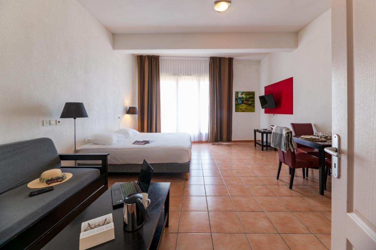 Отель Cerise Carcassonne Sud Экстерьер фото